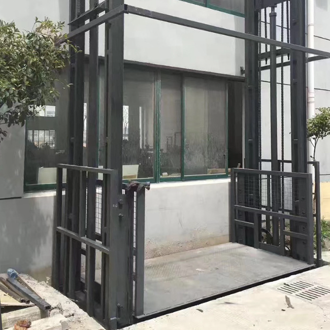 新源5吨室外升降货梯
